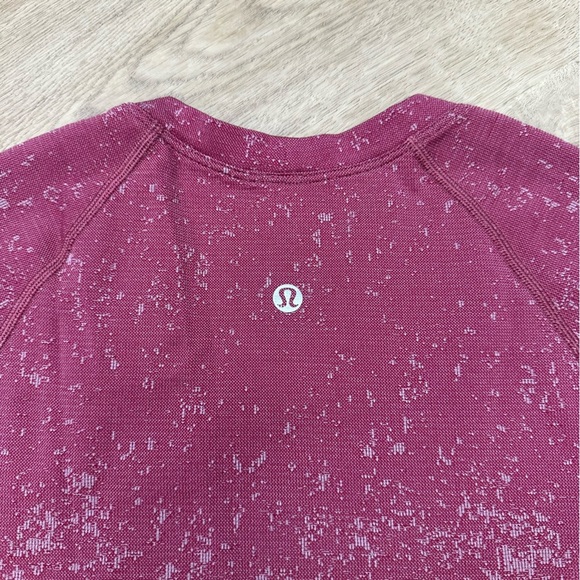 Lululemon Swiftly Tech Short Sleeve Shirt 2.0
Gradient Block Pomegranate - Picture 6 of 8